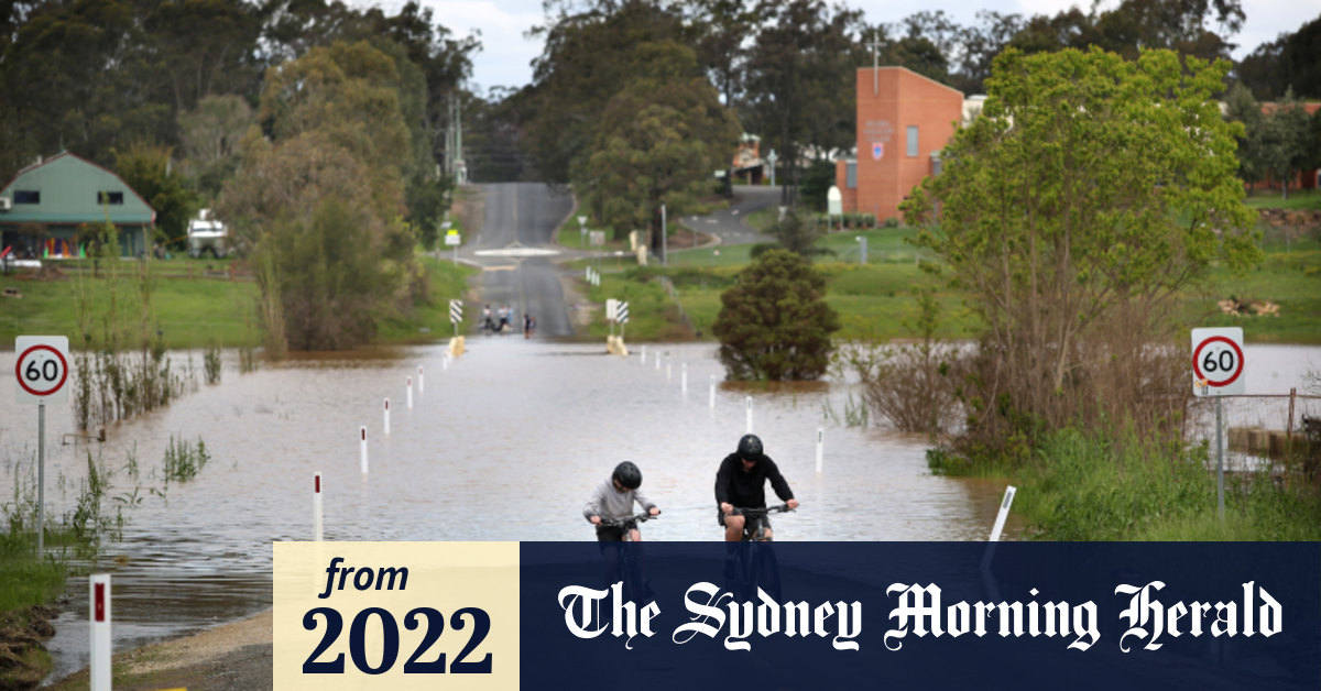 Sydney weather NSW SES flood warnings remain in place; small reprieve